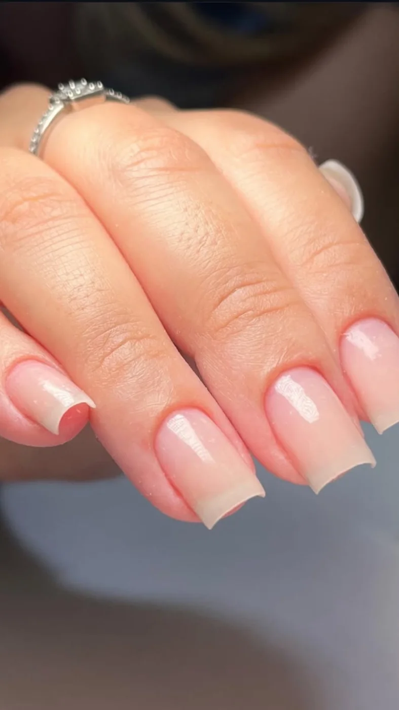 Resultado de manicure e unhas realizado pela equipe do Romana Hair Studio, resultado real da equipe Romana Hair Studio